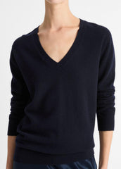 Cashmere Weekend V-Neck Sweater in V-Neck | VINCE Women