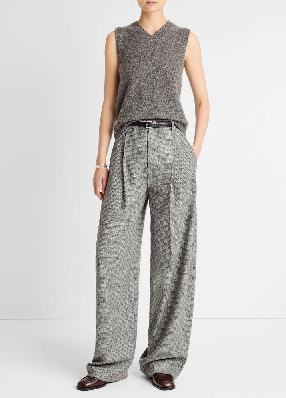 Donegal Plush Cashmere Sweater Vest in V-Neck | VINCE Women