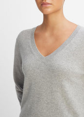 Cashmere Weekend V-Neck Sweater in V-Neck | VINCE Women