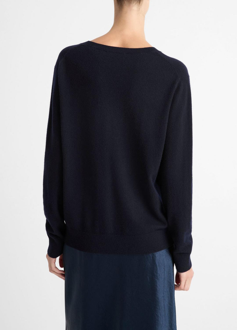 Cashmere Weekend V-Neck Sweater in V-Neck | VINCE Women