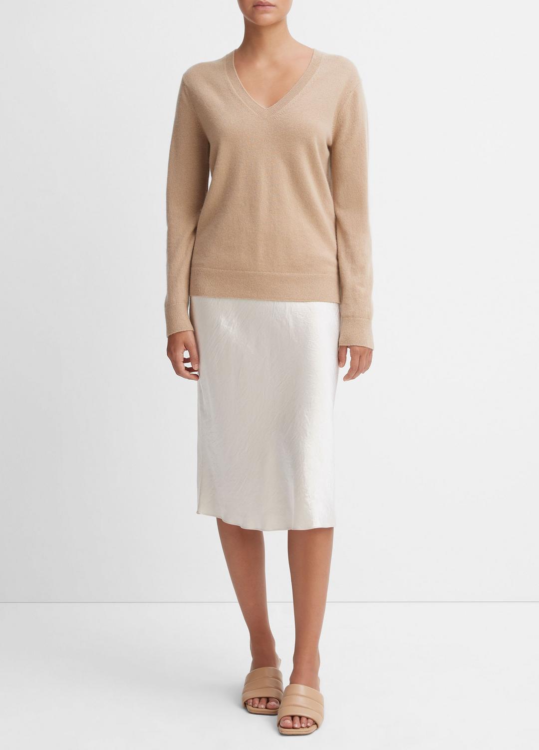 Cashmere Weekend V-Neck Sweater in V-Neck | VINCE Women