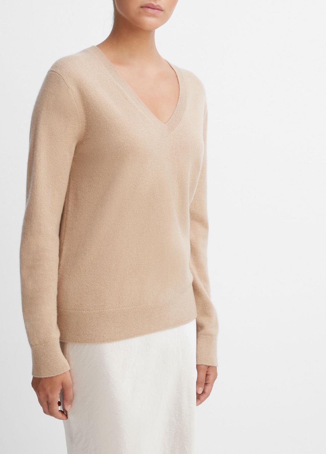 Cashmere Weekend V-Neck Sweater in V-Neck | VINCE Women