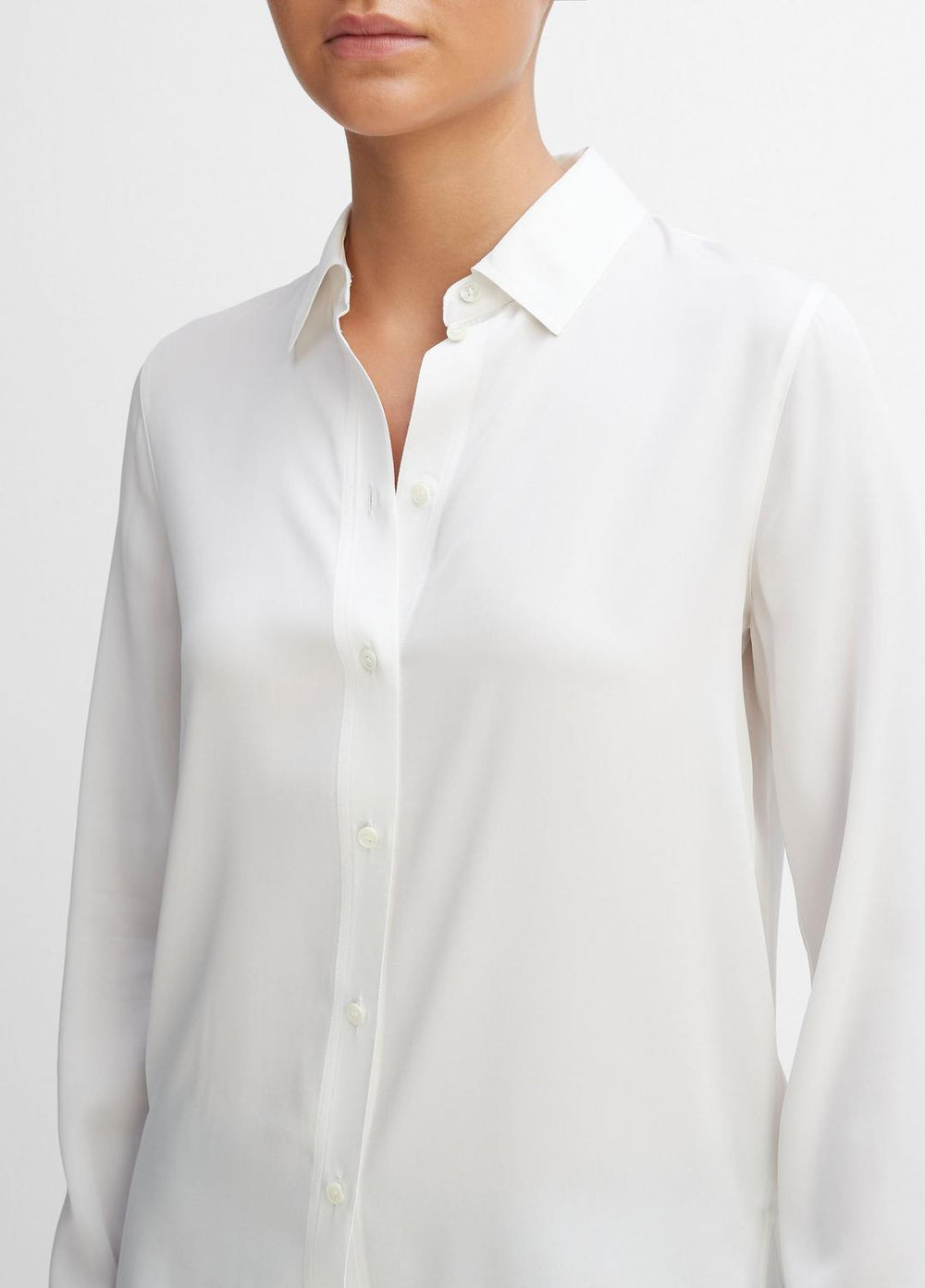 Slim Fitted Stretch-Silk Blouse in Long Sleeve | VINCE Women