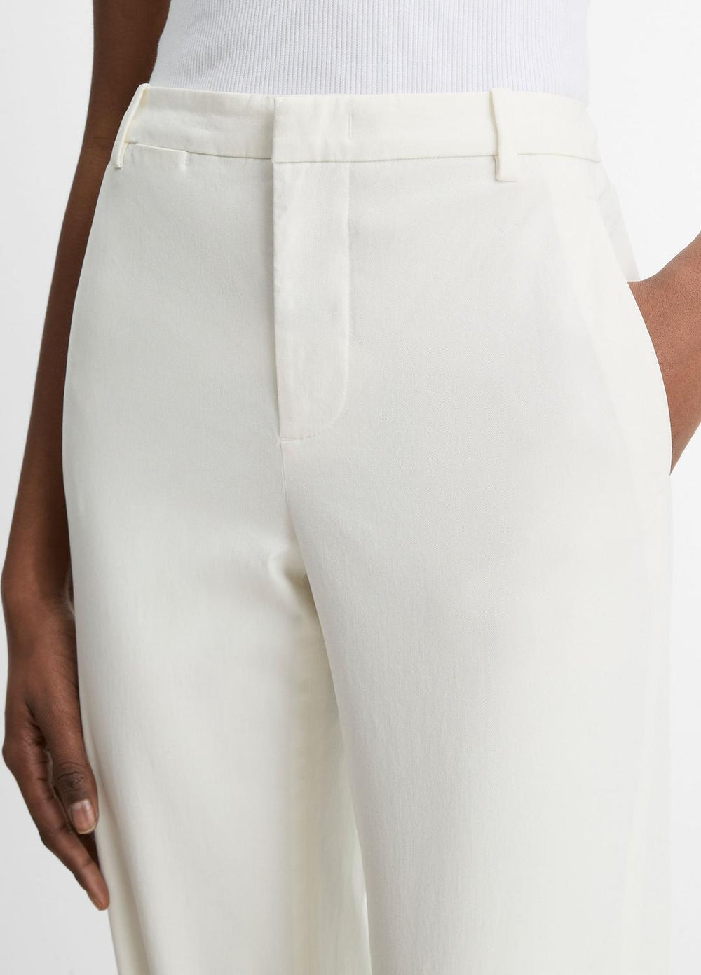 Avery Mid-Rise Italian Stretch-Cotton Chino Pant in Trousers | VINCE Women