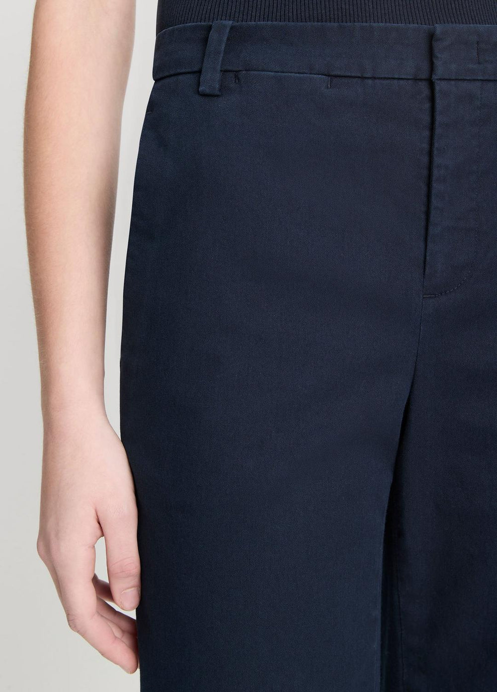Italian Stretch-Cotton Chino Short in Shorts | VINCE Women