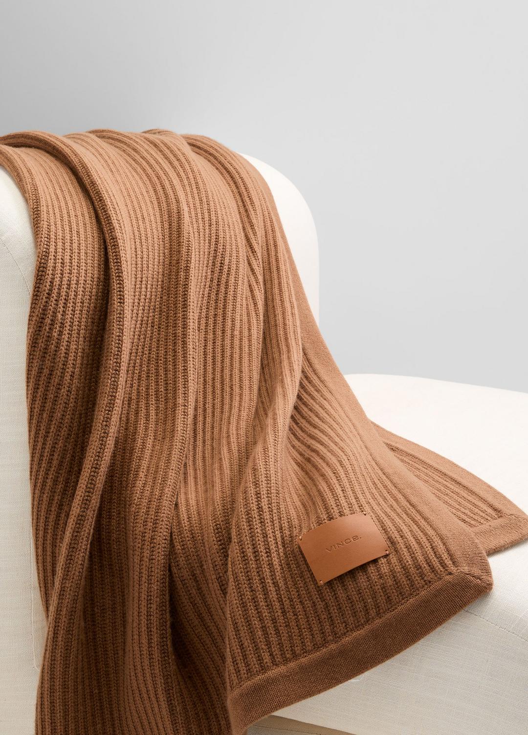 Wool and Cashmere Cardigan-Stitch Throw in Pillows & Blankets | VINCE Women