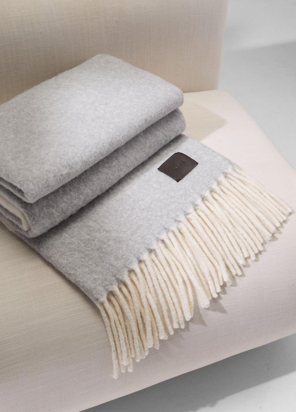 Brushed Alpaca-Blend Throw in Pillows & Blankets | VINCE Women
