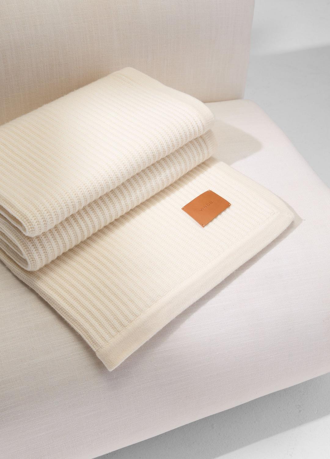 Wool and Cashmere Cardigan-Stitch Throw in Pillows & Blankets | VINCE Women