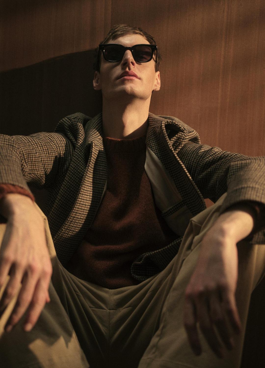 Donegal Cashmere Raglan-Sleeve Sweater in Crew Neck | VINCE Men