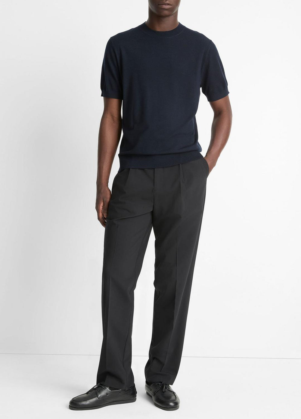 Featherweight Merino Wool-Cashmere Short-Sleeve Sweater in Crew Neck | VINCE Men